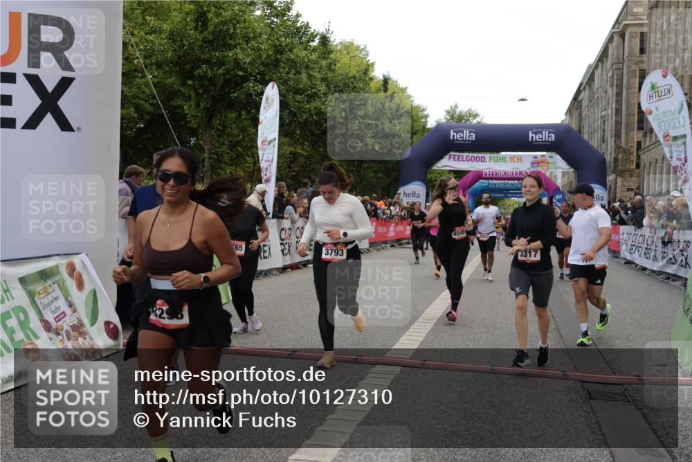 06.09.2026 - CURREX Alsterlauf Yannick Fuchs http://msf.ph/oto/10127310 06.09.2026 10:05:03 Ziel 2343, 2512, 2709, 3317, 3412, 3452, 3793, 3853, 3854, 3968, 4549, 5022, 5329, 5765, 6179, 6209, 6251, 6253, 6282, 8064, 8099, 8298 meine-sportfotos.de