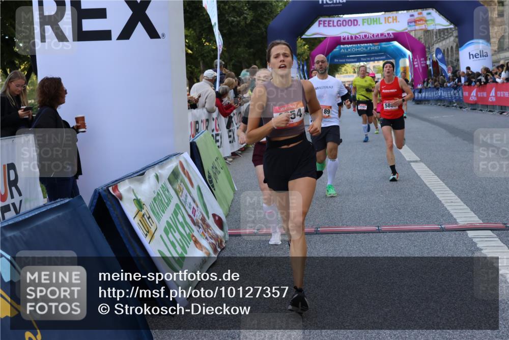 06.09.2026 - CURREX Alsterlauf Strokosch-Dieckow http://msf.ph/oto/10127357 06.09.2026 09:48:22 Ziel 2104, 2189, 2275, 2746, 3045, 3860, 3878, 4254, 4583, 5153, 5311, 5868, 6414, 8041 meine-sportfotos.de