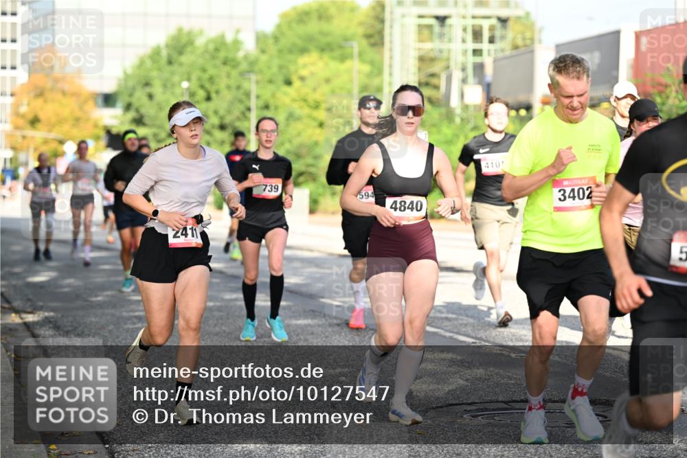 06.09.2026 - CURREX Alsterlauf Dr. Thomas Lammeyer http://msf.ph/oto/10127547 06.09.2026 09:47:17 Laufen 2411, 739, 594, 4840, 4101, 3402, 5 meine-sportfotos.de