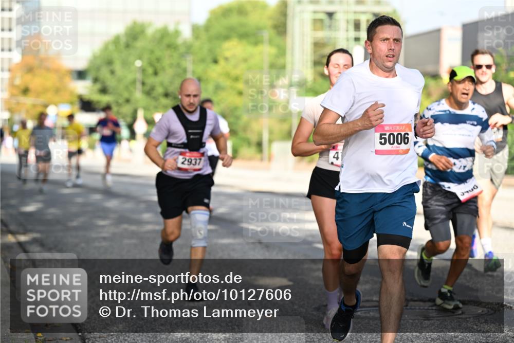 06.09.2026 - CURREX Alsterlauf Dr. Thomas Lammeyer http://msf.ph/oto/10127606 06.09.2026 09:47:24 Laufen 2937, 41, 5006, 9, 0 meine-sportfotos.de