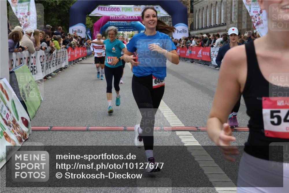 06.09.2026 - CURREX Alsterlauf Strokosch-Dieckow http://msf.ph/oto/10127677 06.09.2026 10:01:27 Ziel 2400, 2492, 3195, 3280, 3401, 3518, 3730, 3740, 4055, 4580, 5012, 5060, 5139, 5237, 5424, 5523, 5598, 5745, 5793, 6027, 6033, 6145, 6445 meine-sportfotos.de