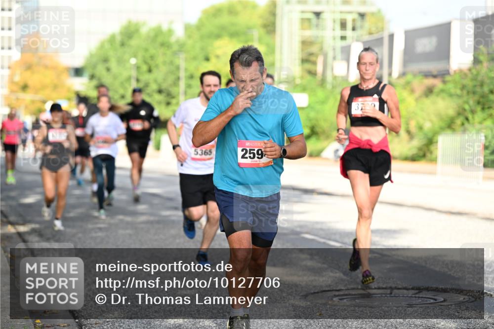 06.09.2026 - CURREX Alsterlauf Dr. Thomas Lammeyer http://msf.ph/oto/10127706 06.09.2026 09:47:39 Laufen 5365, 259 meine-sportfotos.de