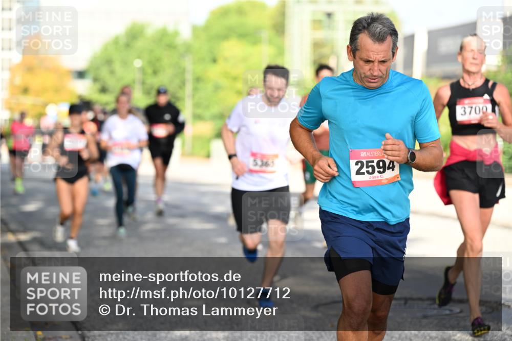 06.09.2026 - CURREX Alsterlauf Dr. Thomas Lammeyer http://msf.ph/oto/10127712 06.09.2026 09:47:39 Laufen 5363, 2594, 3700 meine-sportfotos.de