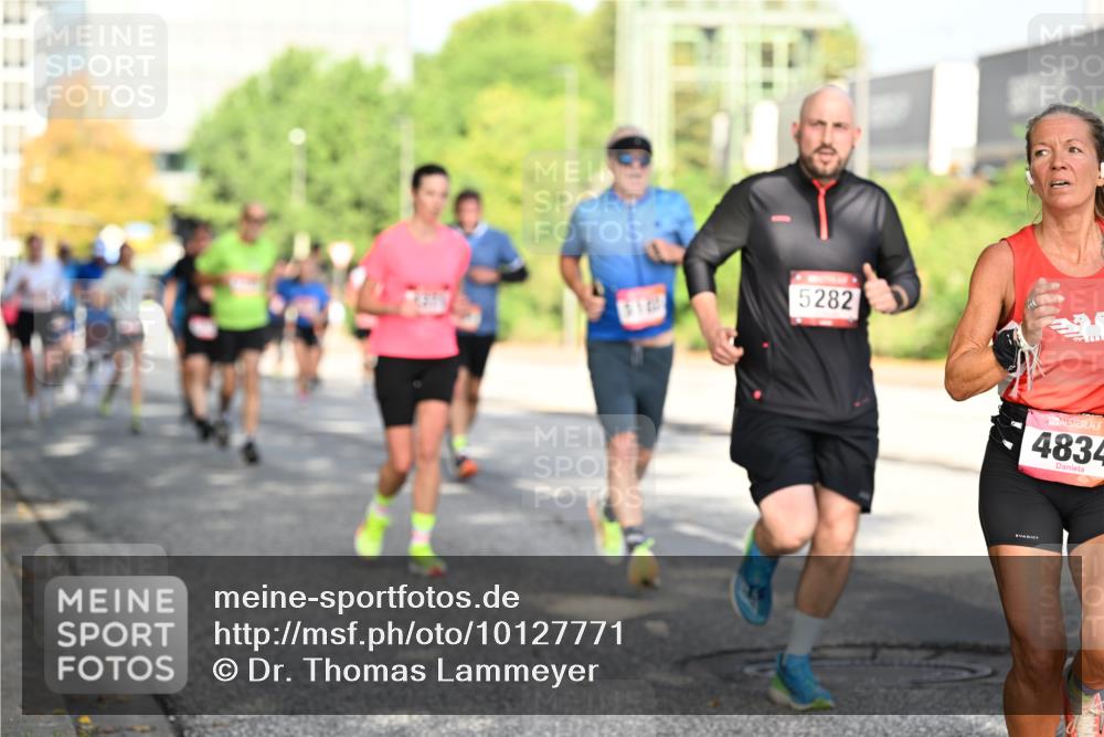 06.09.2026 - CURREX Alsterlauf Dr. Thomas Lammeyer http://msf.ph/oto/10127771 06.09.2026 09:47:46 Laufen 5282, 4834 meine-sportfotos.de