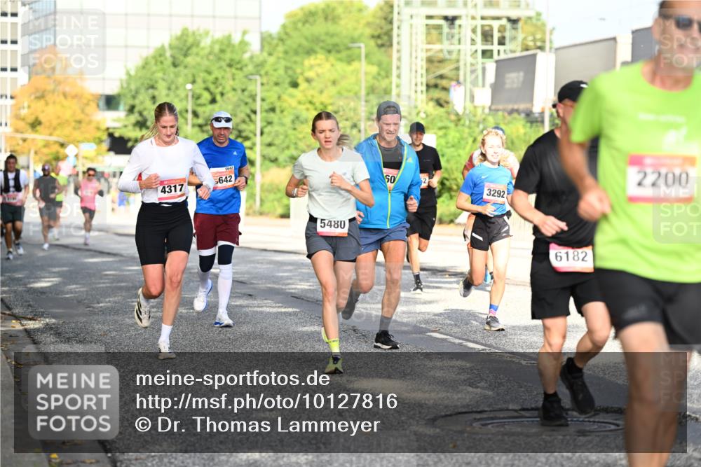 06.09.2026 - CURREX Alsterlauf Dr. Thomas Lammeyer http://msf.ph/oto/10127816 06.09.2026 09:47:51 Laufen 4317, 5642, 5642, 5480, 60, 2, 3292, 6182, 2200 meine-sportfotos.de