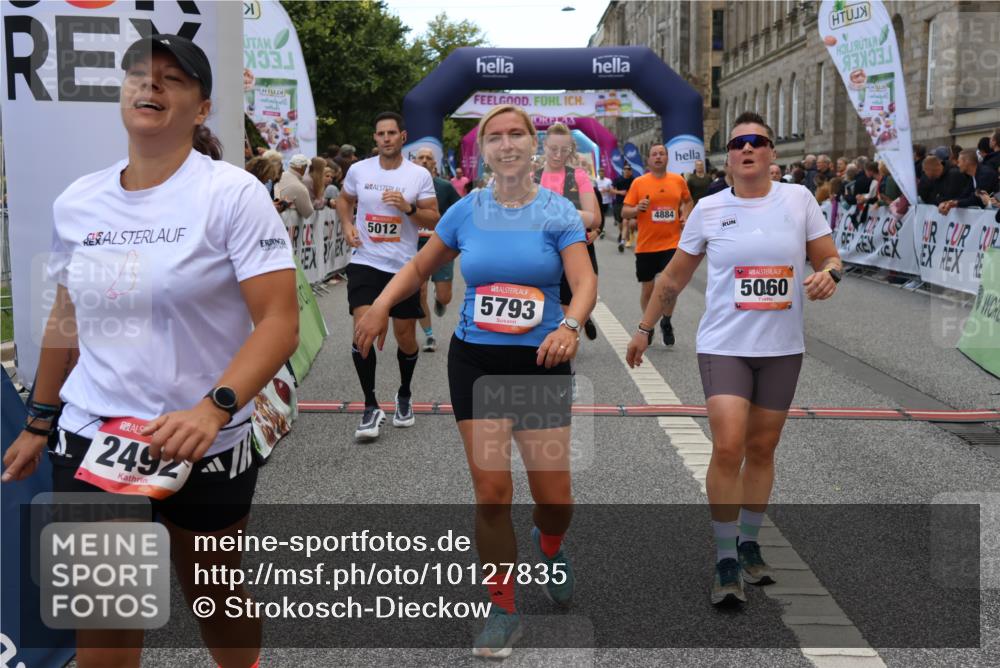 06.09.2026 - CURREX Alsterlauf Strokosch-Dieckow http://msf.ph/oto/10127835 06.09.2026 10:01:33 Ziel 2249, 2492, 2496, 2733, 3280, 3518, 3544, 4259, 4580, 4638, 4883, 4884, 5012, 5060, 5139, 5192, 5237, 5523, 5669, 5749, 5793, 5856, 6018, 6027, 6114, 8062 meine-sportfotos.de