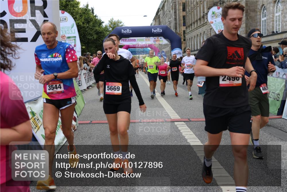 06.09.2026 - CURREX Alsterlauf Strokosch-Dieckow http://msf.ph/oto/10127896 06.09.2026 10:01:39 Ziel 2249, 2496, 2733, 3115, 3518, 3544, 4073, 4121, 4259, 4551, 4552, 4638, 4883, 4884, 4921, 5012, 5106, 5192, 5388, 5669, 5749, 5856, 5918, 5976, 6018, 6114, 8037, 8038, 8062 meine-sportfotos.de