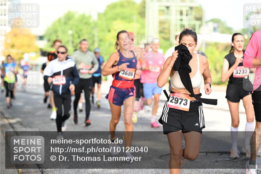 06.09.2026 - CURREX Alsterlauf Dr. Thomas Lammeyer http://msf.ph/oto/10128040 06.09.2026 09:48:14 Laufen 3686, 2973, 3237 meine-sportfotos.de