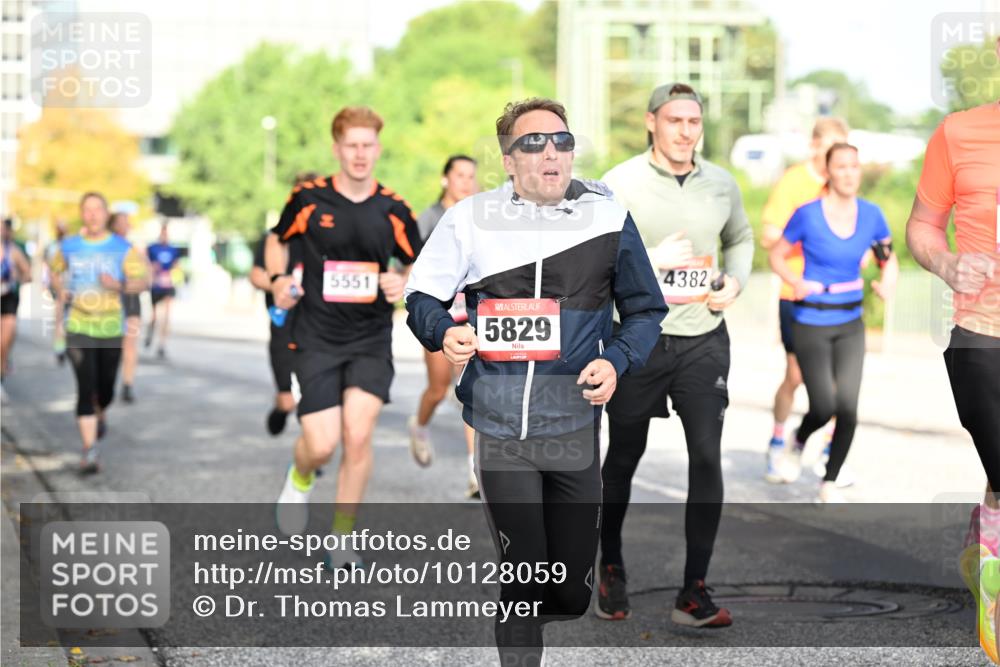 06.09.2026 - CURREX Alsterlauf Dr. Thomas Lammeyer http://msf.ph/oto/10128059 06.09.2026 09:48:16 Laufen 5551, 5829, 4382 meine-sportfotos.de