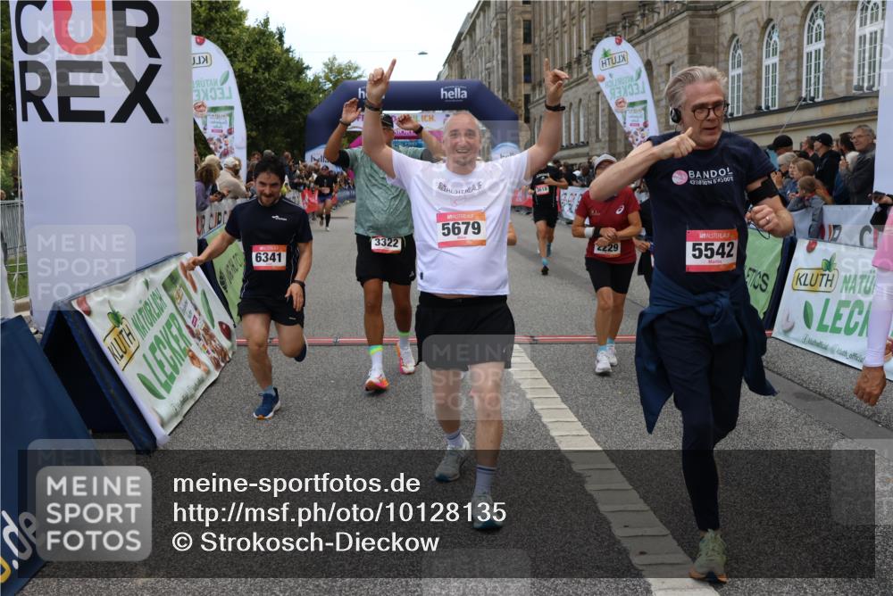 06.09.2026 - CURREX Alsterlauf Strokosch-Dieckow http://msf.ph/oto/10128135 06.09.2026 10:01:54 Ziel 2040, 2229, 2375, 2977, 3150, 3322, 3448, 3563, 3618, 4117, 4162, 4608, 4618, 5186, 5265, 5380, 5542, 5679, 5899, 6171, 6341, 8096, 8122 meine-sportfotos.de