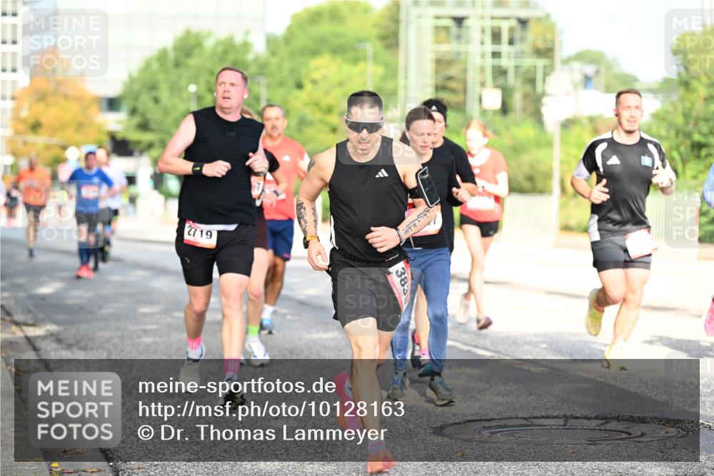 06.09.2026 - CURREX Alsterlauf Dr. Thomas Lammeyer http://msf.ph/oto/10128163 06.09.2026 09:48:32 Laufen 2719, 383 meine-sportfotos.de