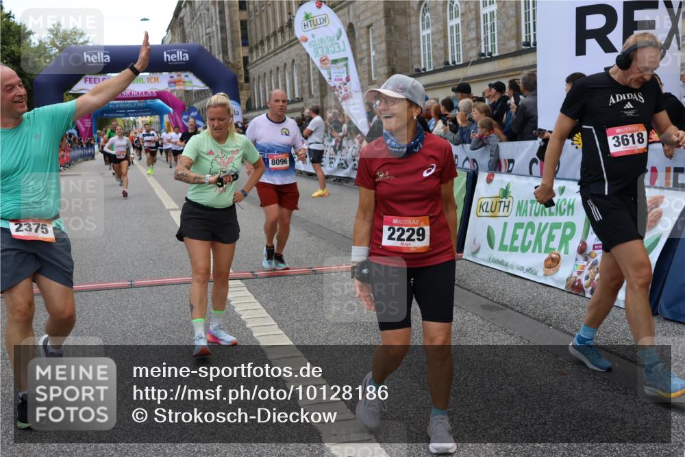 06.09.2026 - CURREX Alsterlauf Strokosch-Dieckow http://msf.ph/oto/10128186 06.09.2026 10:01:57 Ziel 2040, 2113, 2229, 2375, 2775, 3150, 3322, 3448, 3585, 3618, 4127, 4618, 5265, 5380, 5542, 5679, 5769, 5899, 6171, 6208, 6341, 8096 meine-sportfotos.de