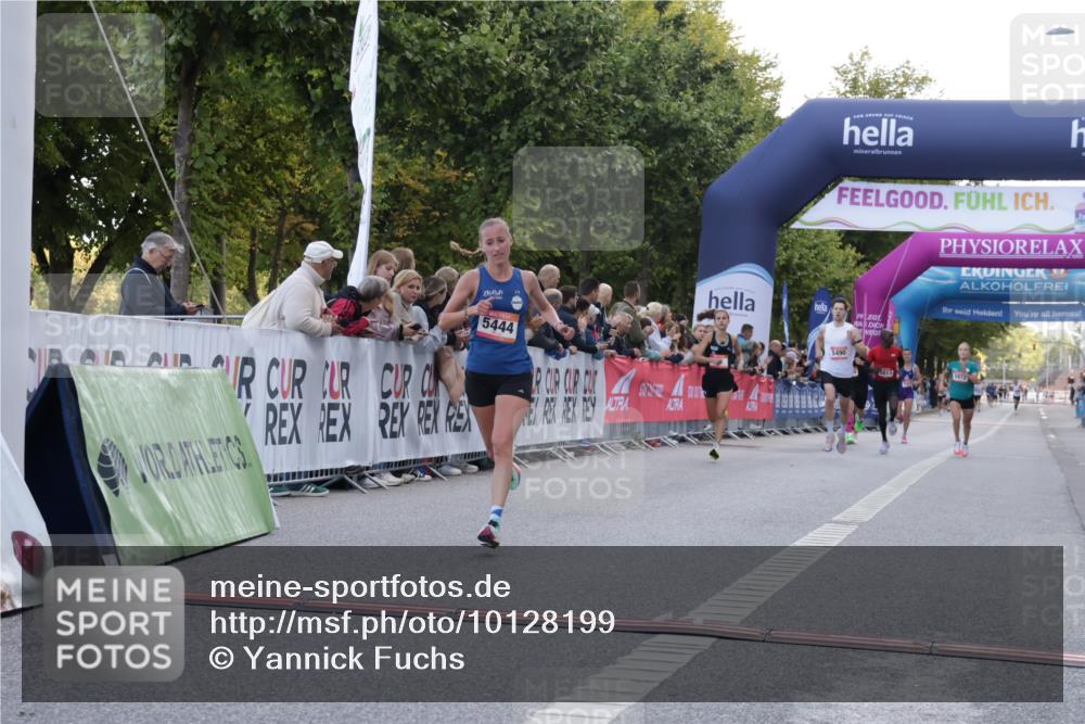 06.09.2026 - CURREX Alsterlauf Yannick Fuchs http://msf.ph/oto/10128199 06.09.2026 09:36:39 Ziel 26, 4032, 5444, 5490, 6306 meine-sportfotos.de