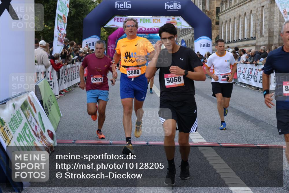 06.09.2026 - CURREX Alsterlauf Strokosch-Dieckow http://msf.ph/oto/10128205 06.09.2026 09:49:07 Ziel 2693, 3533, 3880, 3898, 4037, 4579, 4785, 5034, 5068, 5251, 5378, 5400, 5448, 5992, 6041, 6124, 6236, 6245, 6380, 8106 meine-sportfotos.de