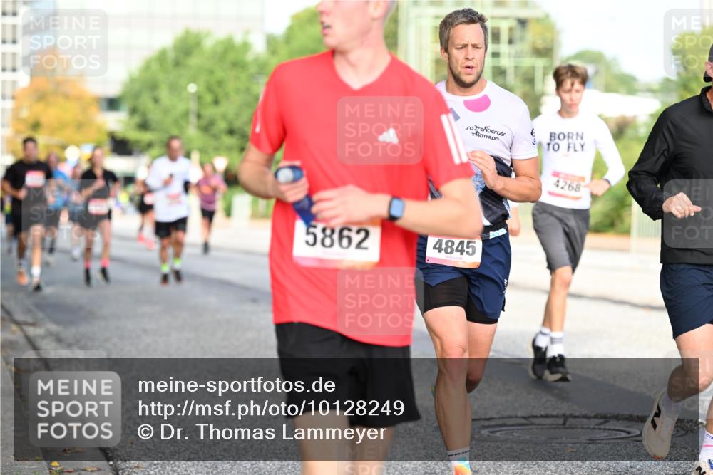 06.09.2026 - CURREX Alsterlauf Dr. Thomas Lammeyer http://msf.ph/oto/10128249 06.09.2026 09:48:45 Laufen 5862, 3, 4845, 4268 meine-sportfotos.de