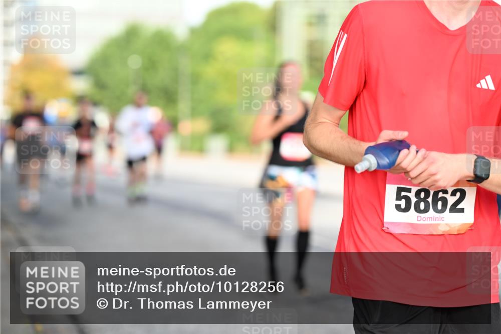 06.09.2026 - CURREX Alsterlauf Dr. Thomas Lammeyer http://msf.ph/oto/10128256 06.09.2026 09:48:46 Laufen 5862 meine-sportfotos.de