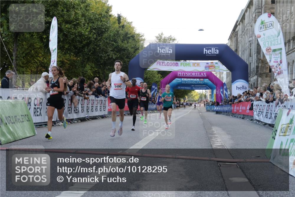 06.09.2026 - CURREX Alsterlauf Yannick Fuchs http://msf.ph/oto/10128295 06.09.2026 09:36:42 Ziel 26, 2813, 4032, 5340, 5375, 5444, 5490, 5972, 6306 meine-sportfotos.de