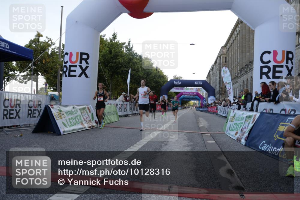 06.09.2026 - CURREX Alsterlauf Yannick Fuchs http://msf.ph/oto/10128316 06.09.2026 09:36:43 Ziel 26, 2813, 5340, 5375, 5444, 5490, 5972 meine-sportfotos.de