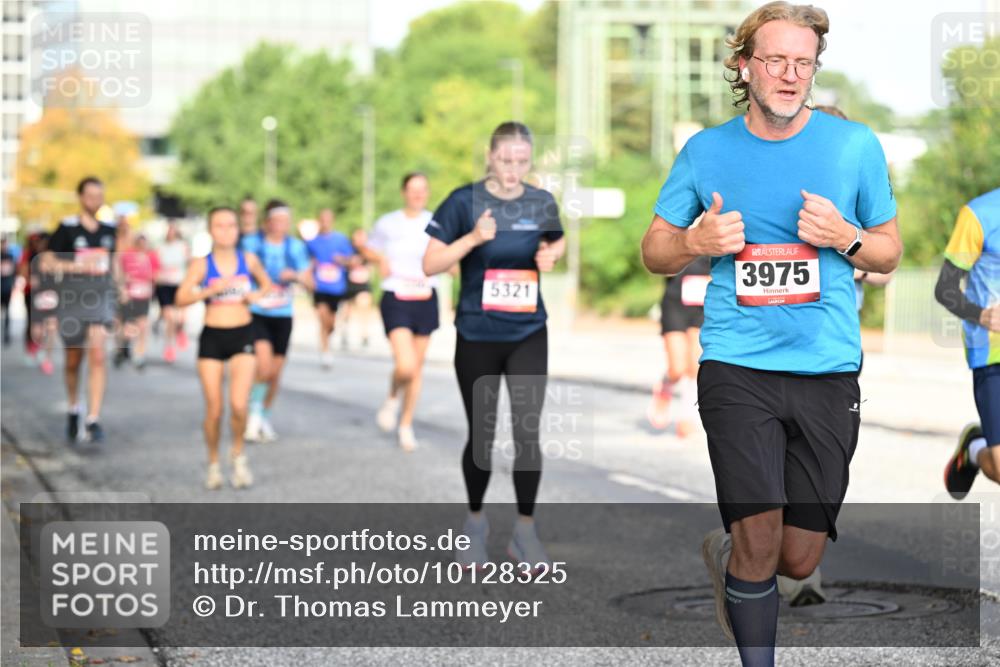 06.09.2026 - CURREX Alsterlauf Dr. Thomas Lammeyer http://msf.ph/oto/10128325 06.09.2026 09:48:54 Laufen 5321, 3975 meine-sportfotos.de
