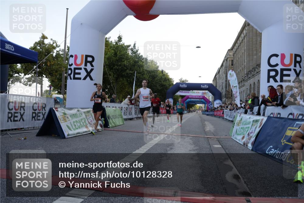 06.09.2026 - CURREX Alsterlauf Yannick Fuchs http://msf.ph/oto/10128328 06.09.2026 09:36:43 Ziel 26, 2813, 5340, 5375, 5444, 5490, 5972 meine-sportfotos.de