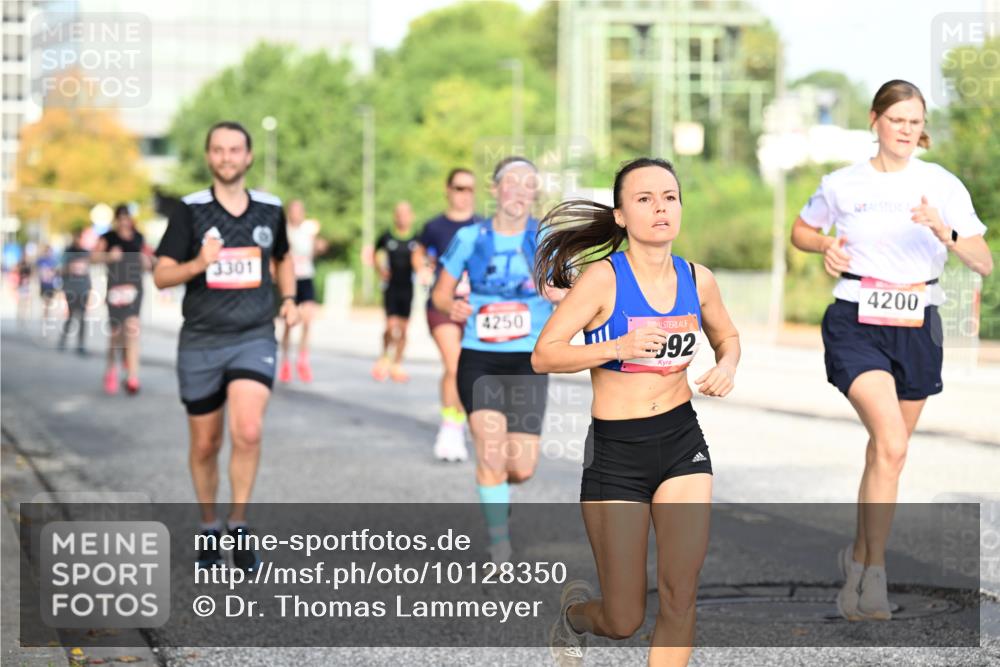 06.09.2026 - CURREX Alsterlauf Dr. Thomas Lammeyer http://msf.ph/oto/10128350 06.09.2026 09:48:57 Laufen 3301, 4250, 92, 4200 meine-sportfotos.de