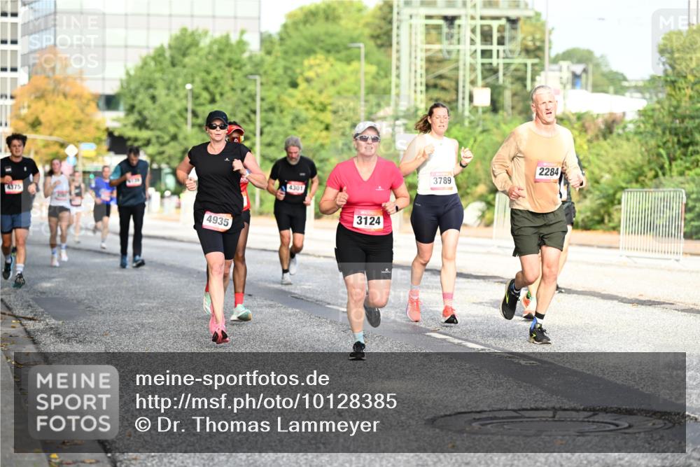 06.09.2026 - CURREX Alsterlauf Dr. Thomas Lammeyer http://msf.ph/oto/10128385 06.09.2026 09:49:01 Laufen 4375, 4935, 4301, 3124, 3789, 2284 meine-sportfotos.de