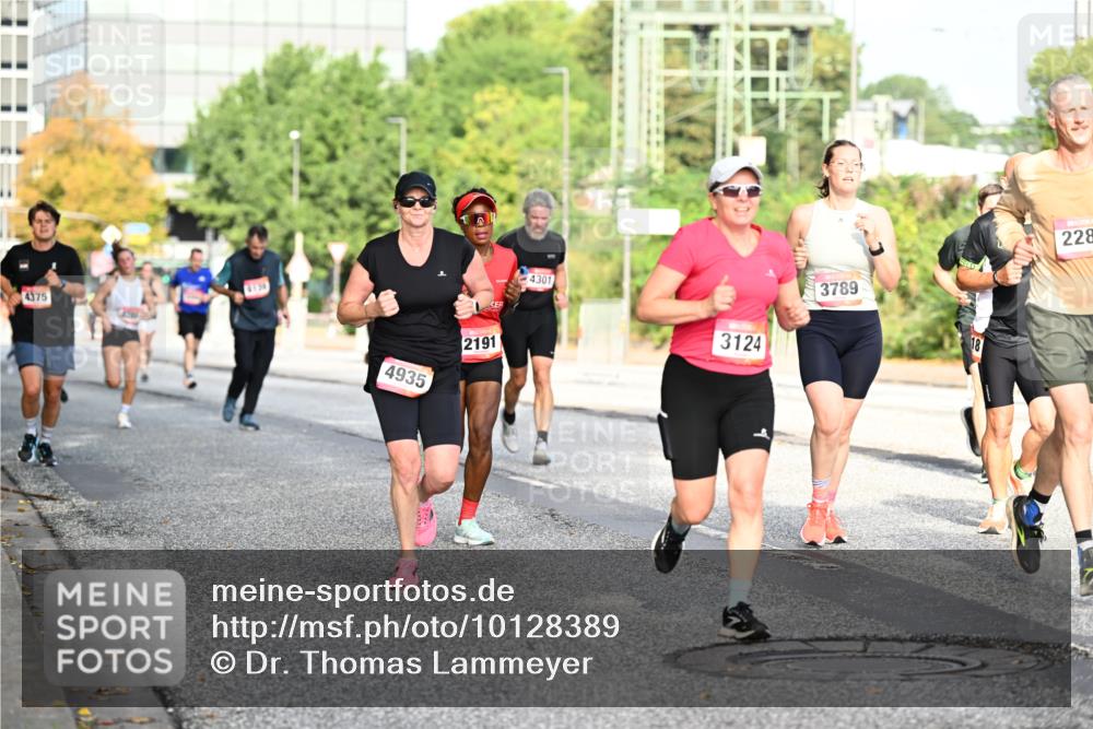 06.09.2026 - CURREX Alsterlauf Dr. Thomas Lammeyer http://msf.ph/oto/10128389 06.09.2026 09:49:02 Laufen 4375, 4301, 4935, 2191, 3124, 3789, 18, 228 meine-sportfotos.de