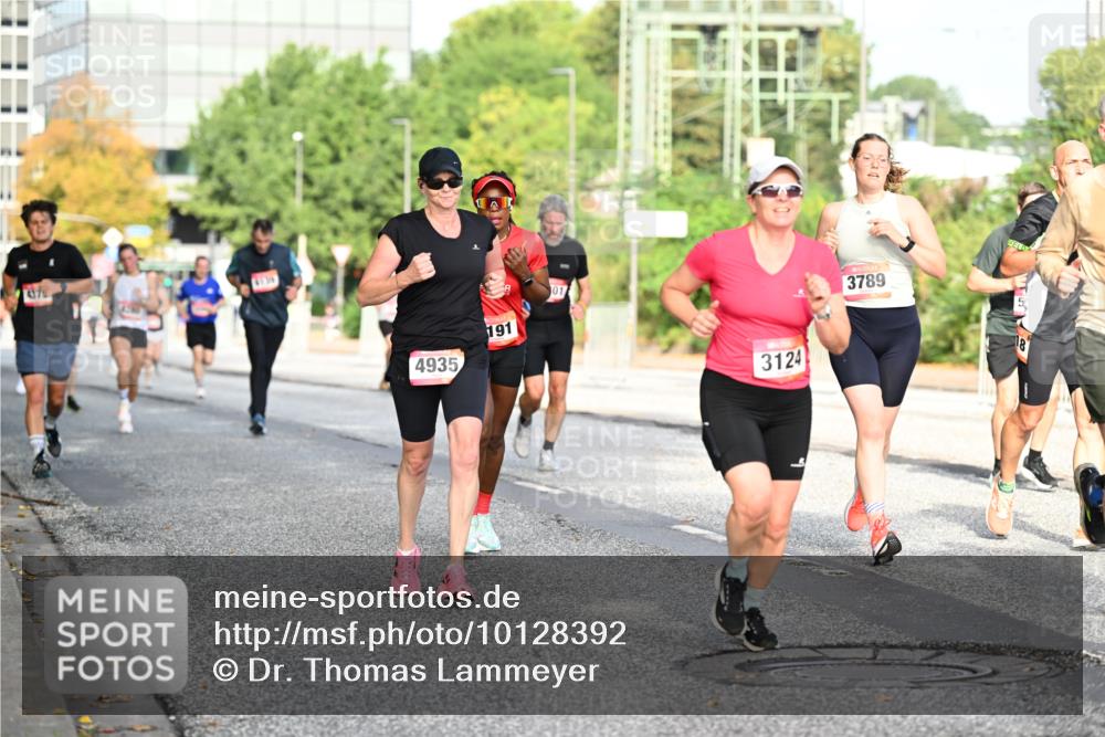 06.09.2026 - CURREX Alsterlauf Dr. Thomas Lammeyer http://msf.ph/oto/10128392 06.09.2026 09:49:02 Laufen 3136, 4935, 191, 01, 3124, 3789, 5, 18 meine-sportfotos.de