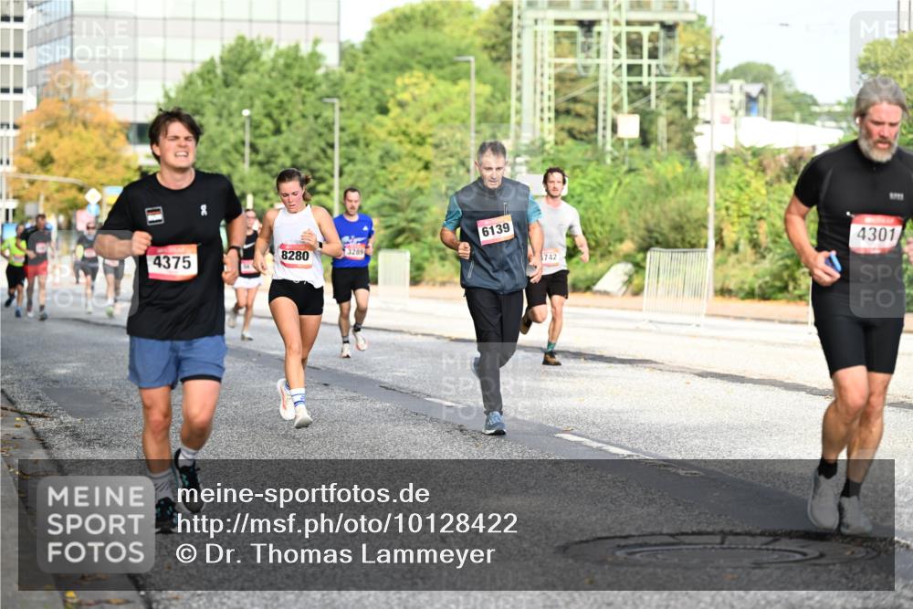 06.09.2026 - CURREX Alsterlauf Dr. Thomas Lammeyer http://msf.ph/oto/10128422 06.09.2026 09:49:06 Laufen 6139, 4375, 8280, 3289, 742, 4301 meine-sportfotos.de