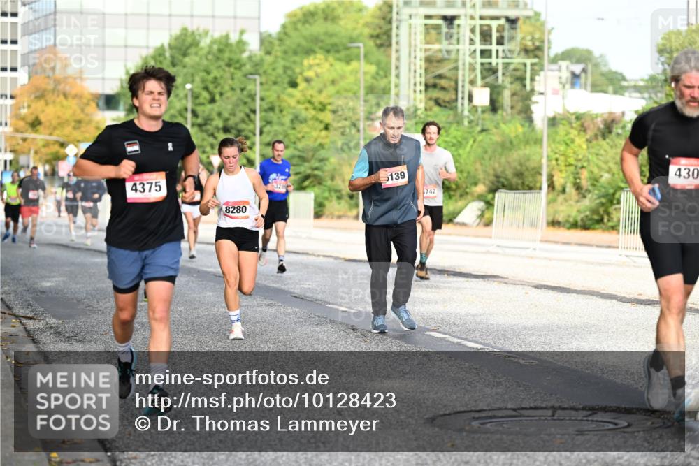 06.09.2026 - CURREX Alsterlauf Dr. Thomas Lammeyer http://msf.ph/oto/10128423 06.09.2026 09:49:06 Laufen 0, 4375, 139, 8280, 742, 430 meine-sportfotos.de