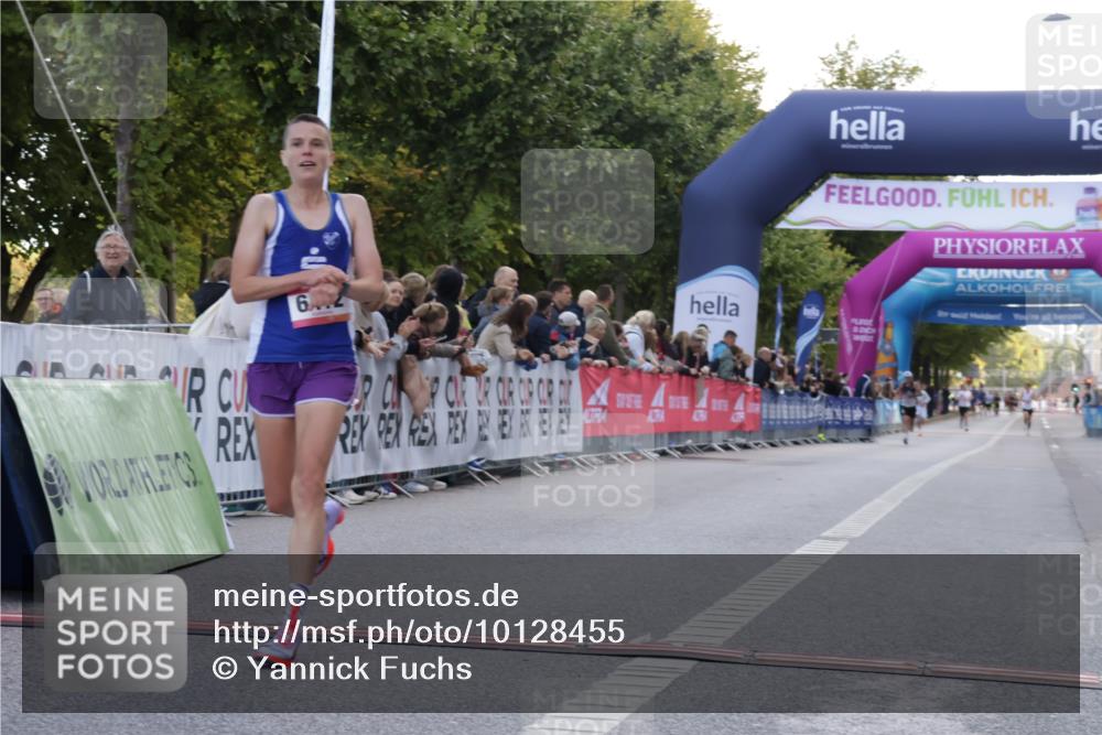 06.09.2026 - CURREX Alsterlauf Yannick Fuchs http://msf.ph/oto/10128455 06.09.2026 09:36:48 Ziel 26, 2813, 5340, 5375, 5444, 5490, 5972, 6412 meine-sportfotos.de