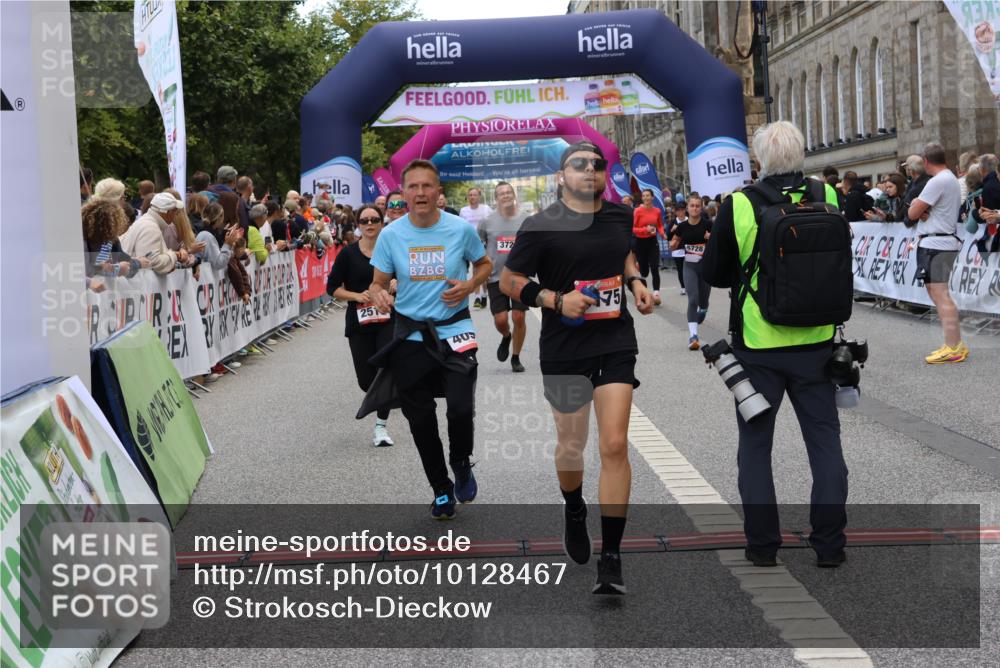 06.09.2026 - CURREX Alsterlauf Strokosch-Dieckow http://msf.ph/oto/10128467 06.09.2026 10:02:11 Ziel 2389, 2513, 2700, 3090, 3547, 3728, 3800, 3883, 4097, 4734, 5013, 5109, 5466, 5485, 5728, 6383, 8175 meine-sportfotos.de