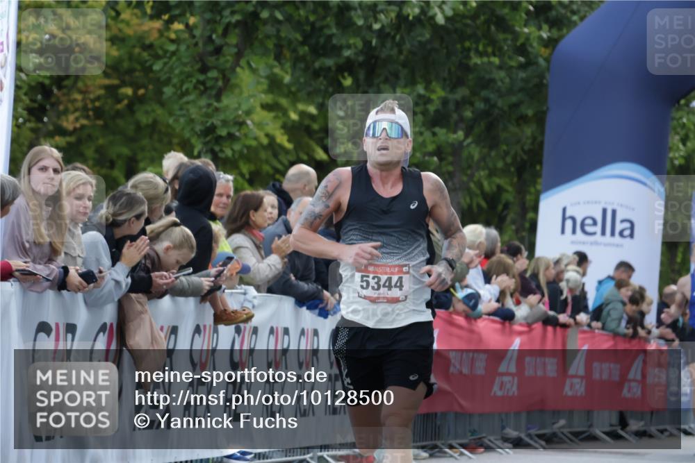 06.09.2026 - CURREX Alsterlauf Yannick Fuchs http://msf.ph/oto/10128500 06.09.2026 09:36:57 Ziel 5344 meine-sportfotos.de