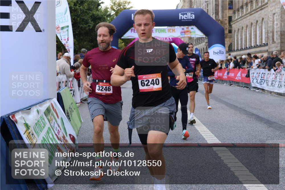 06.09.2026 - CURREX Alsterlauf Strokosch-Dieckow http://msf.ph/oto/10128550 06.09.2026 09:49:30 Ziel 2112, 2812, 3033, 3246, 4722, 4896, 4999, 5605, 5760, 6105, 6123, 6181, 6240, 8073 meine-sportfotos.de