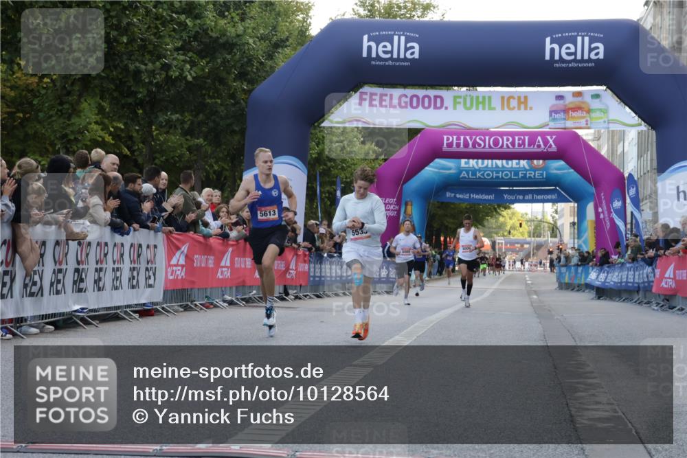 06.09.2026 - CURREX Alsterlauf Yannick Fuchs http://msf.ph/oto/10128564 06.09.2026 09:37:00 Ziel 5344, 5535, 5613 meine-sportfotos.de