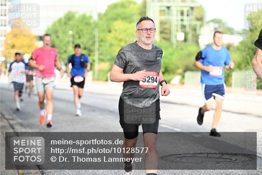 06.09.2026 - CURREX Alsterlauf Dr. Thomas Lammeyer http://msf.ph/oto/10128577 06.09.2026 09:49:21 Laufen 294 meine-sportfotos.de
