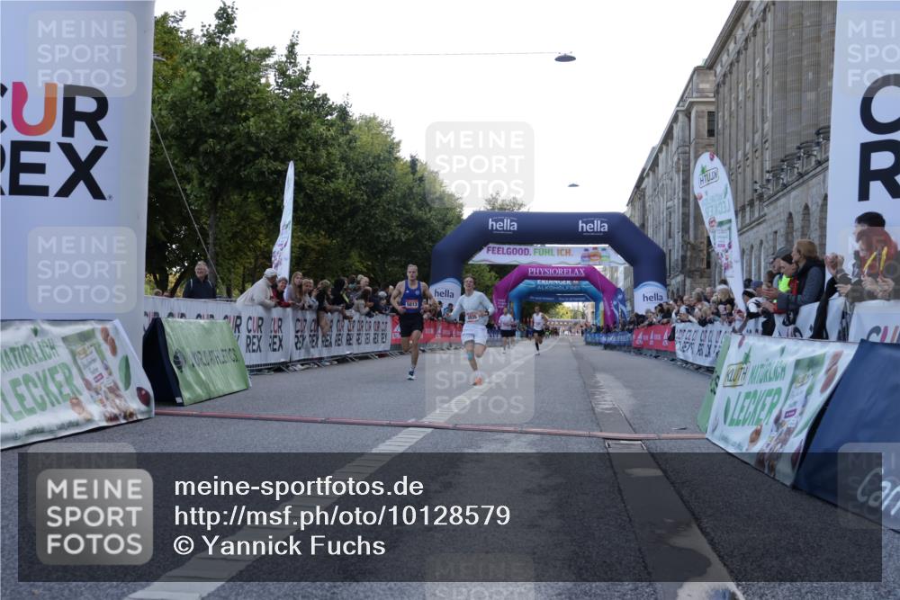 06.09.2026 - CURREX Alsterlauf Yannick Fuchs http://msf.ph/oto/10128579 06.09.2026 09:37:00 Ziel 5344, 5535, 5613 meine-sportfotos.de