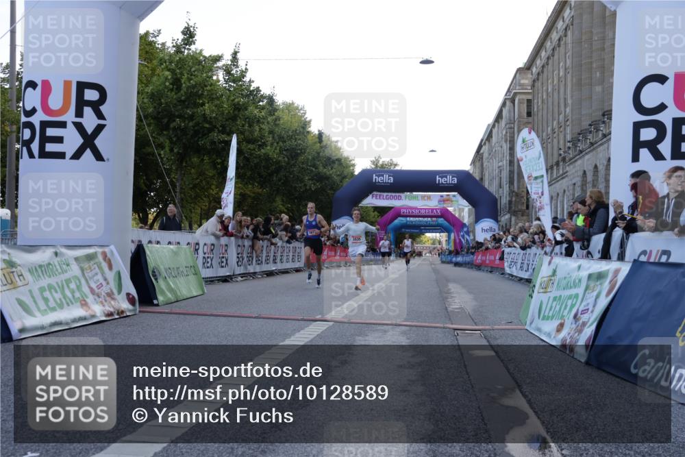 06.09.2026 - CURREX Alsterlauf Yannick Fuchs http://msf.ph/oto/10128589 06.09.2026 09:37:01 Ziel 5344, 5535, 5613 meine-sportfotos.de