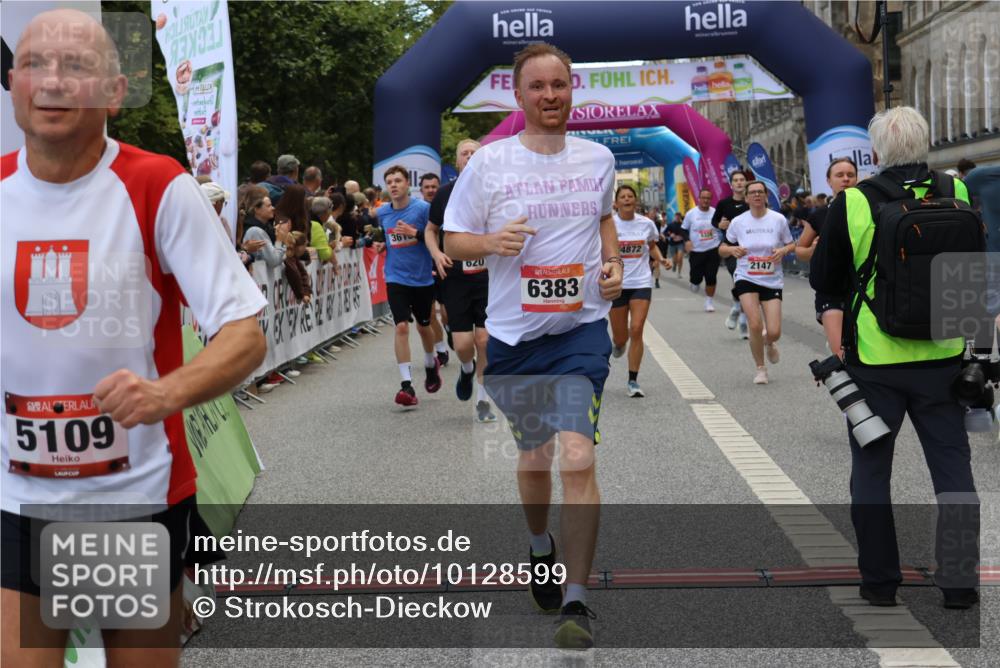 06.09.2026 - CURREX Alsterlauf Strokosch-Dieckow http://msf.ph/oto/10128599 06.09.2026 10:02:17 Ziel 2147, 2389, 2513, 2700, 3613, 3728, 3800, 4097, 4363, 4459, 4817, 4872, 5079, 5109, 5539, 5540, 5728, 5772, 5893, 6207, 6383, 8175 meine-sportfotos.de