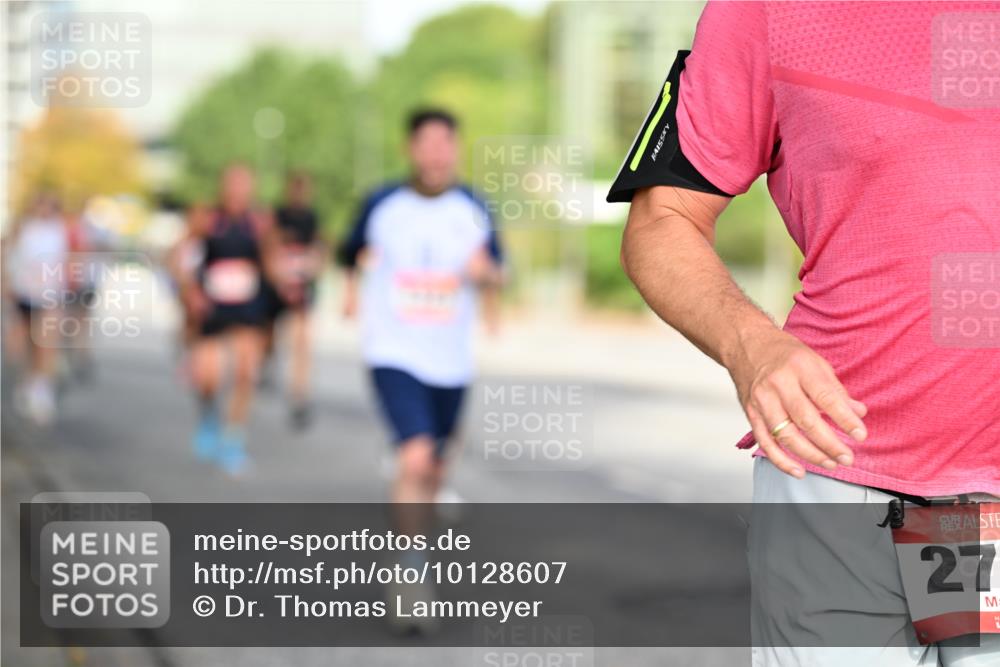 06.09.2026 - CURREX Alsterlauf Dr. Thomas Lammeyer http://msf.ph/oto/10128607 06.09.2026 09:49:25 Laufen 27 meine-sportfotos.de