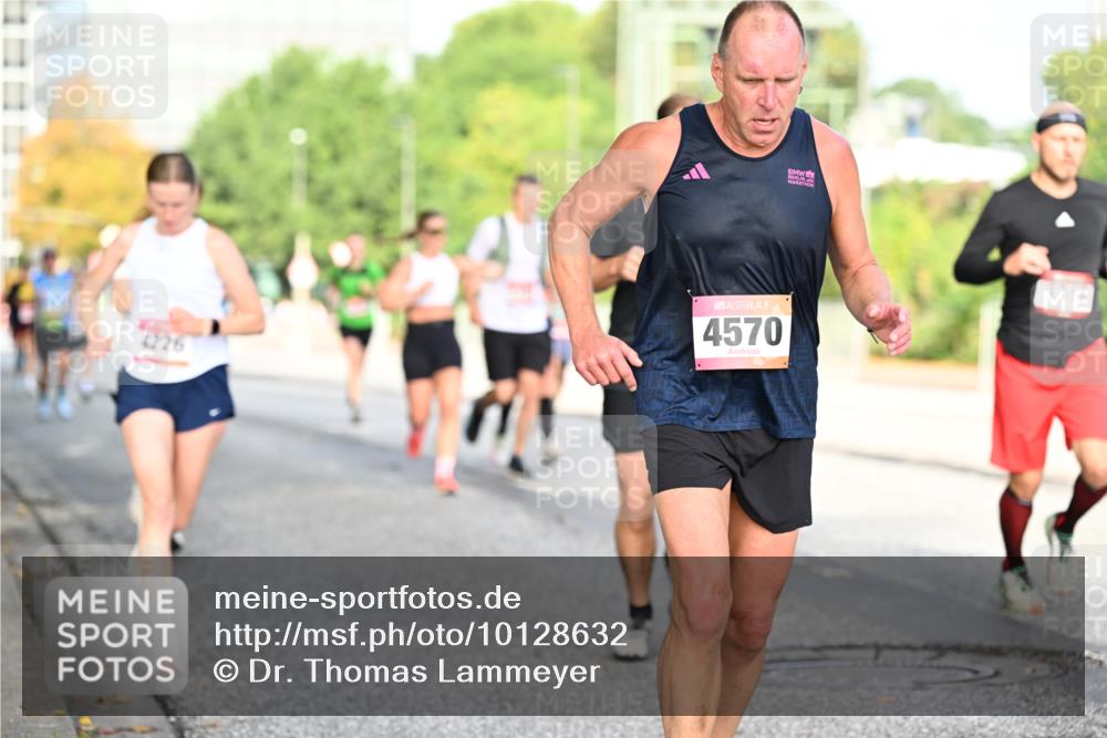 06.09.2026 - CURREX Alsterlauf Dr. Thomas Lammeyer http://msf.ph/oto/10128632 06.09.2026 09:49:29 Laufen 4226, 4570 meine-sportfotos.de