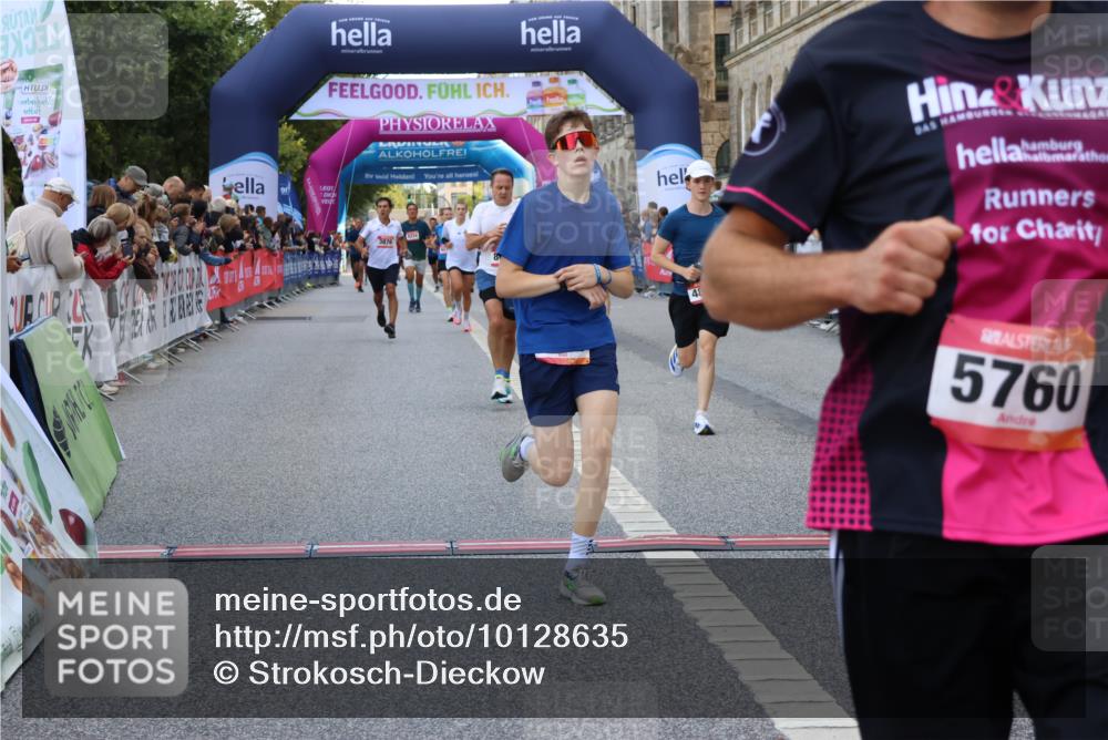 06.09.2026 - CURREX Alsterlauf Strokosch-Dieckow http://msf.ph/oto/10128635 06.09.2026 09:49:33 Ziel 2112, 2373, 2577, 2812, 3033, 3246, 3876, 4275, 4896, 5605, 5760, 6105, 6123, 6181, 6240, 6358, 8073 meine-sportfotos.de
