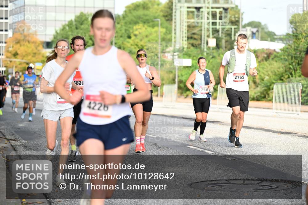 06.09.2026 - CURREX Alsterlauf Dr. Thomas Lammeyer http://msf.ph/oto/10128642 06.09.2026 09:49:31 Laufen 1826, 4226, 2936, 2765 meine-sportfotos.de