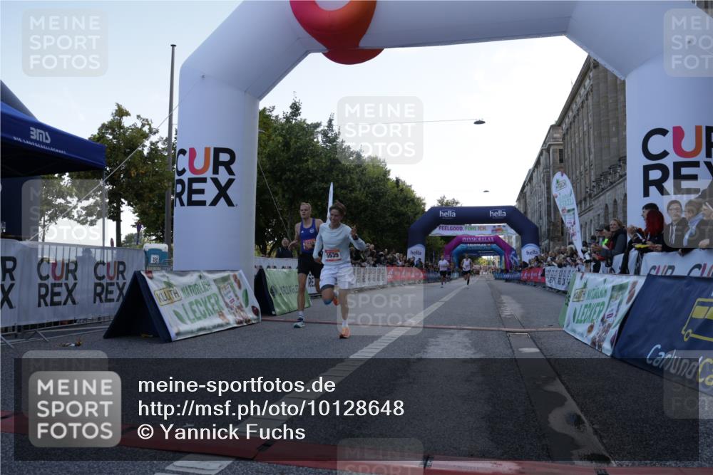 06.09.2026 - CURREX Alsterlauf Yannick Fuchs http://msf.ph/oto/10128648 06.09.2026 09:37:02 Ziel 5344, 5535, 5613 meine-sportfotos.de