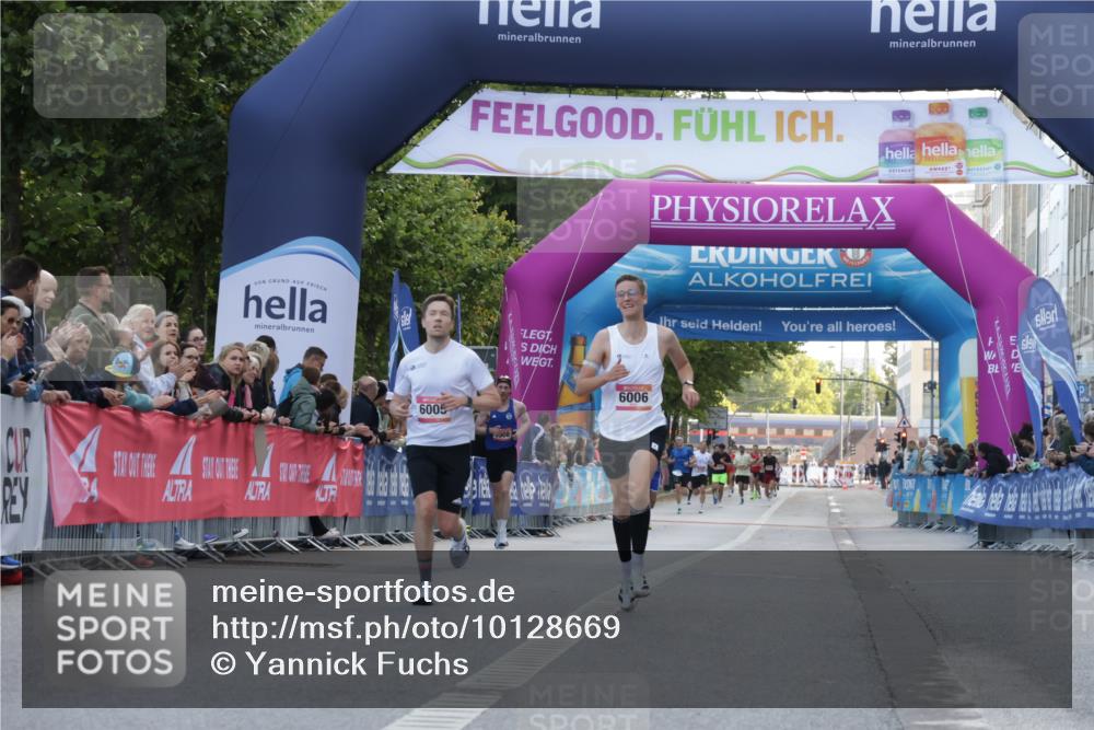 06.09.2026 - CURREX Alsterlauf Yannick Fuchs http://msf.ph/oto/10128669 06.09.2026 09:37:03 Ziel 5344, 5535, 5613, 6005 meine-sportfotos.de