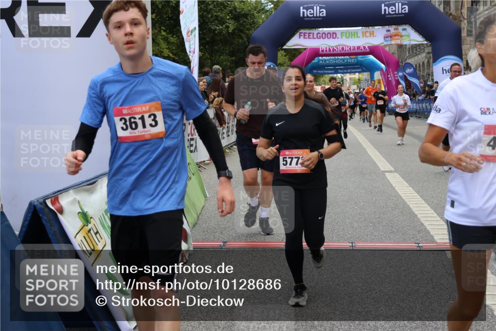 06.09.2026 - CURREX Alsterlauf Strokosch-Dieckow http://msf.ph/oto/10128686 06.09.2026 10:02:21 Ziel 2147, 2389, 2700, 3447, 3613, 3728, 4363, 4459, 4817, 4872, 5075, 5079, 5109, 5328, 5539, 5540, 5655, 5772, 5893, 6207, 6383 meine-sportfotos.de