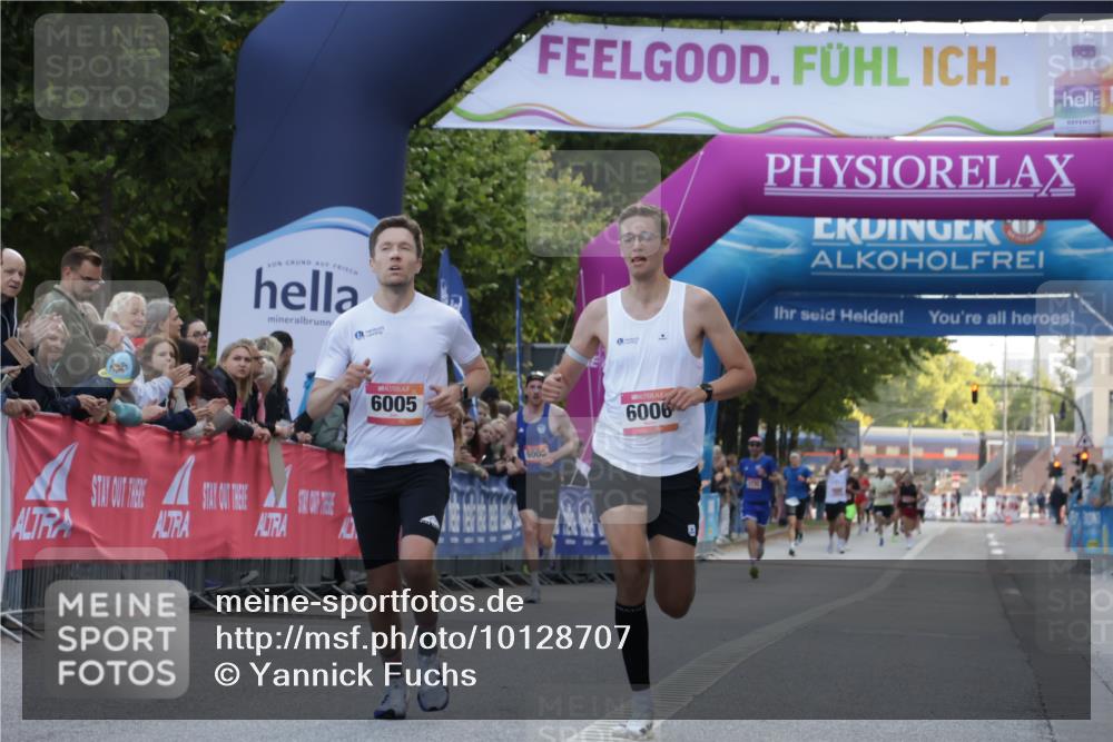 06.09.2026 - CURREX Alsterlauf Yannick Fuchs http://msf.ph/oto/10128707 06.09.2026 09:37:05 Ziel 5344, 5535, 5613, 6005, 6006 meine-sportfotos.de
