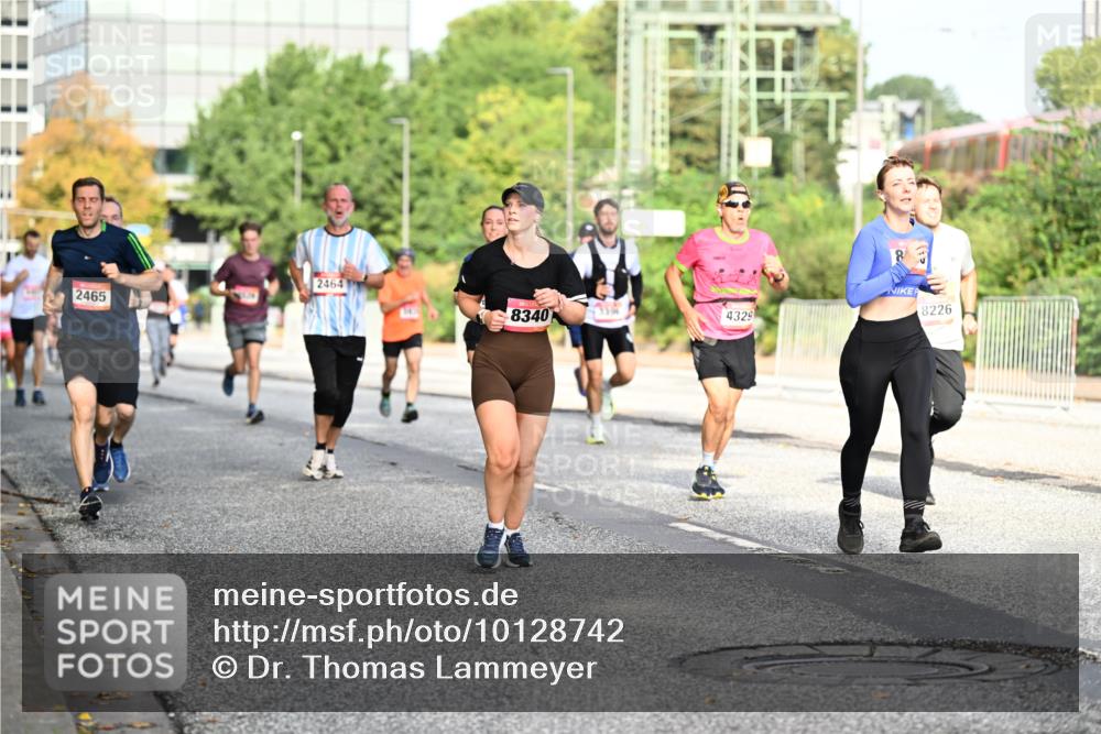 06.09.2026 - CURREX Alsterlauf Dr. Thomas Lammeyer http://msf.ph/oto/10128742 06.09.2026 09:49:42 Laufen 2464, 2465, 8340, 8226, 4329 meine-sportfotos.de