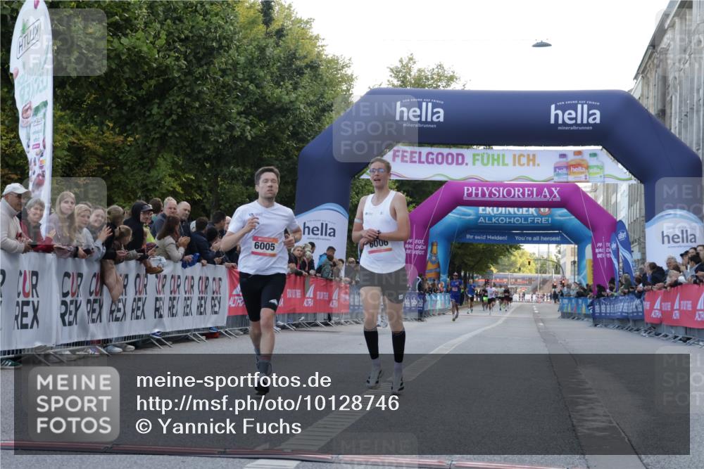 06.09.2026 - CURREX Alsterlauf Yannick Fuchs http://msf.ph/oto/10128746 06.09.2026 09:37:06 Ziel 5344, 5535, 5613, 6005, 6006 meine-sportfotos.de