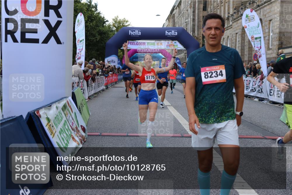 06.09.2026 - CURREX Alsterlauf Strokosch-Dieckow http://msf.ph/oto/10128765 06.09.2026 09:49:43 Ziel 2180, 2373, 2577, 2609, 2870, 2961, 3113, 3223, 3876, 4112, 4240, 4275, 5175, 5347, 5902, 6035, 6323, 6358, 6369, 8234, 8337 meine-sportfotos.de